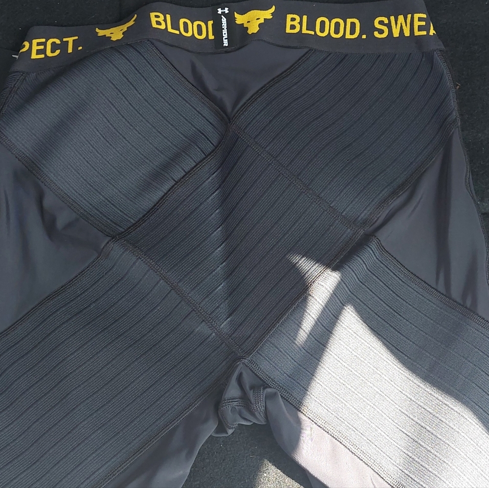Under Armour Men Shorts THE ROCK - Picture 2 of 3